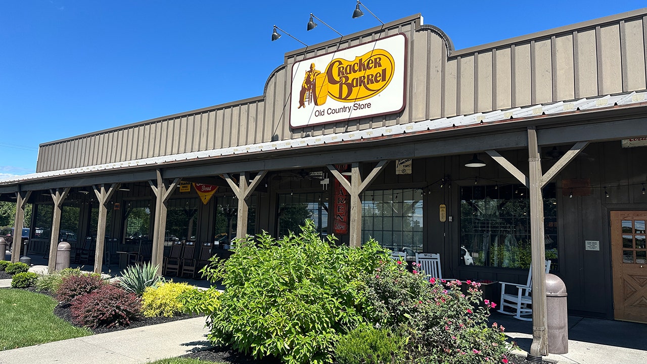 Cracker Barrel agrees to pay students allegedly denied service over disability