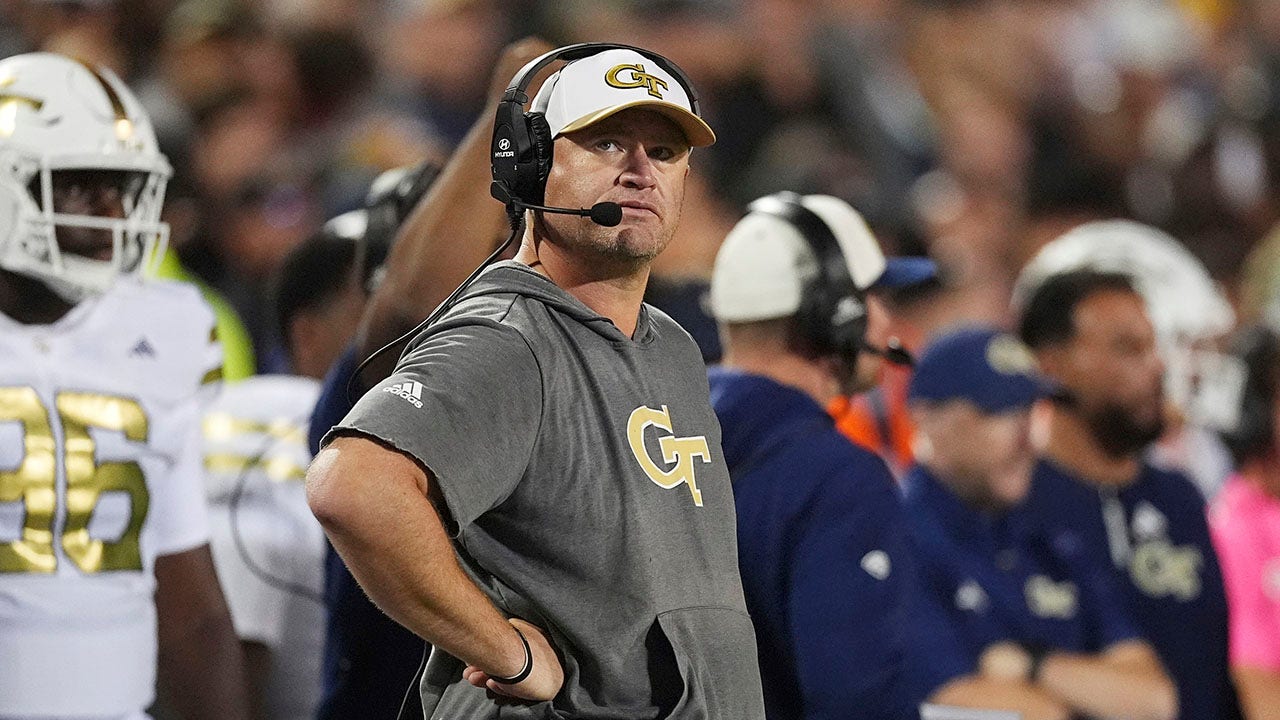 Ex-NFL ref criticizes college football’s new crackdown