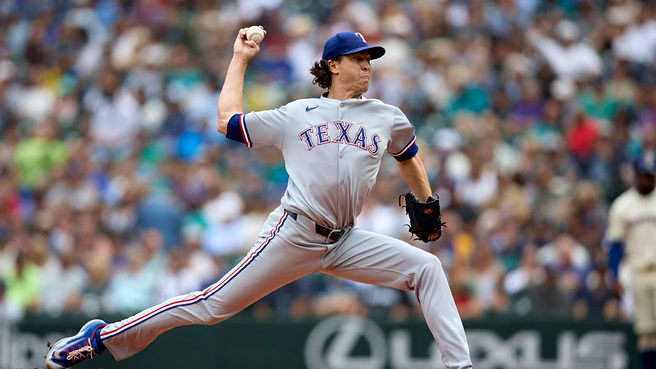 Rangers’ Jacob deGrom sets new MLB strikeout record in just 240 career games against Mariners