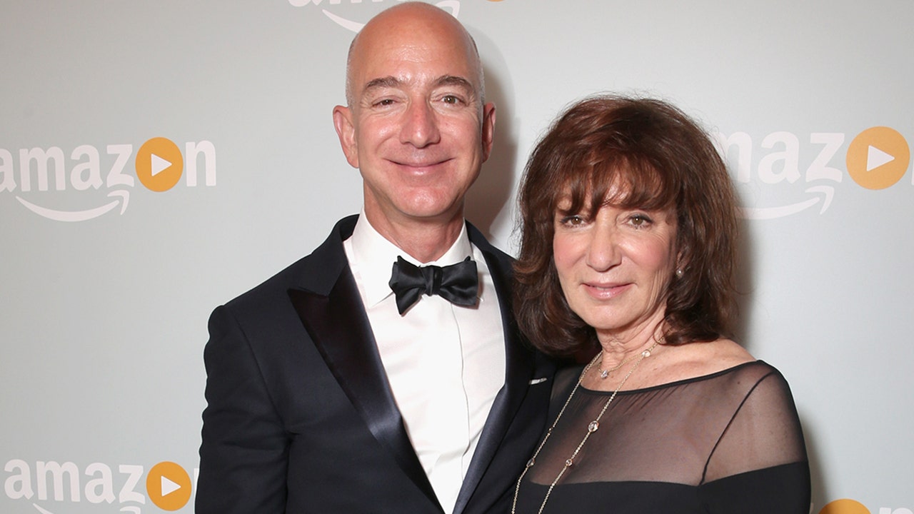 Jeff Bezos’ mom’s death spotlights Lewy body dementia symptoms and risks