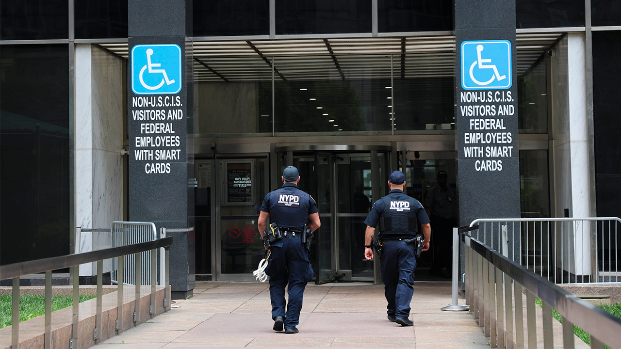 ICE Ordered to Fix ‘Horrifying’ Conditions at NYC Facility After Migrant Complaints