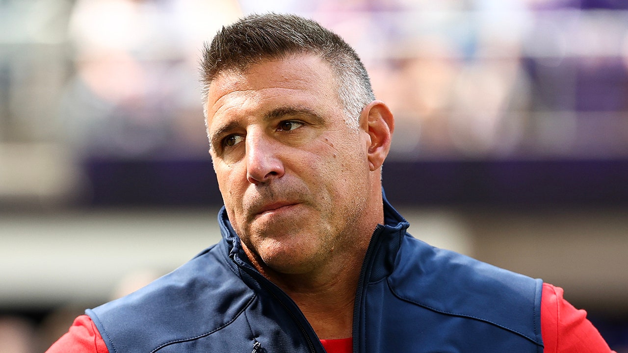 Patriots coach Mike Vrabel offers blunt reaction to players request for release: ‘That’s news to me’