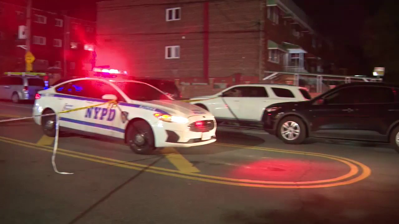 NYC shooting leaves 1 dead, 4 wounded including teen in critical condition
