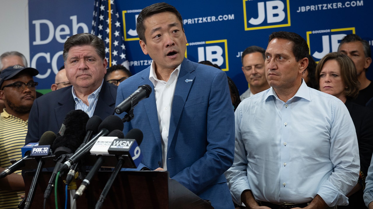 Abbott threatens to remove House Dems from office following dramatic departure to avoid vote