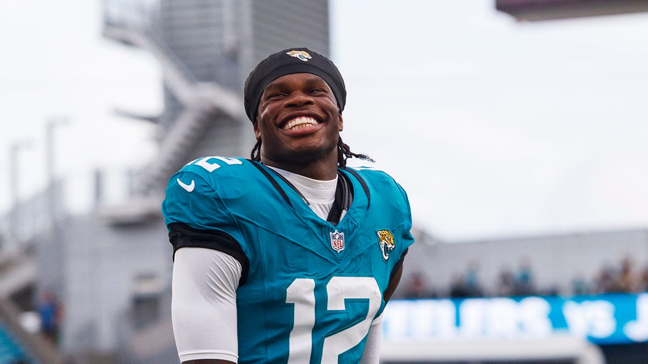 Travis Hunter announces he’s a father just days before season begins