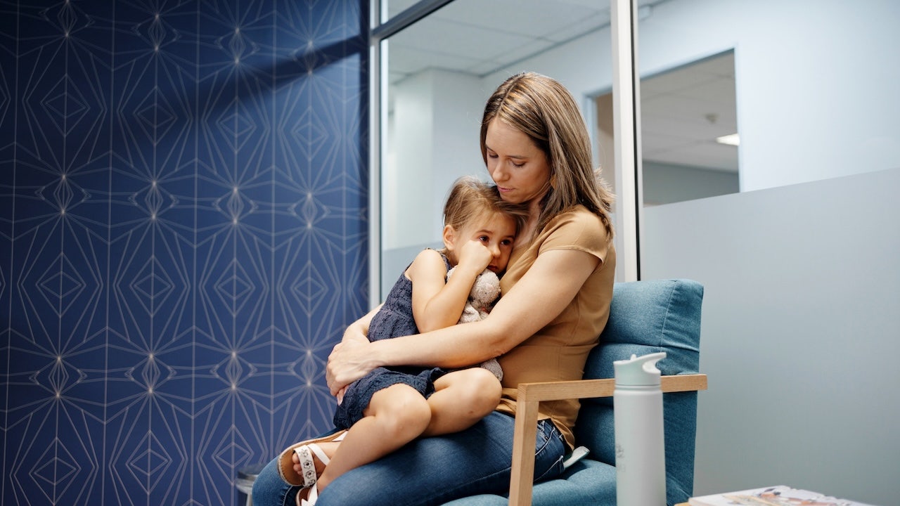 Medical group goes against CDC, recommend COVID shots for young kids