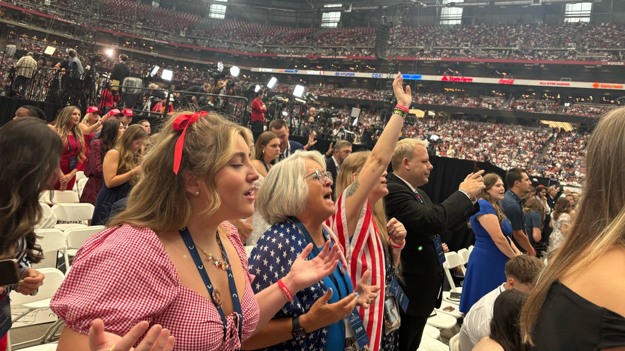 Charlie Kirk Memorial in Arizona emphasizes faith with God, drawing a large crowd