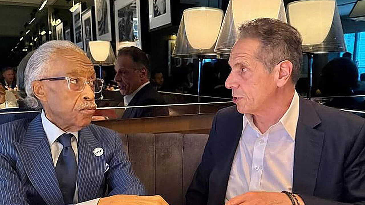 Andrew Cuomo has breakfast meeting with Rev. Al Sharpton as he trails Mamdani in NYC mayoral race