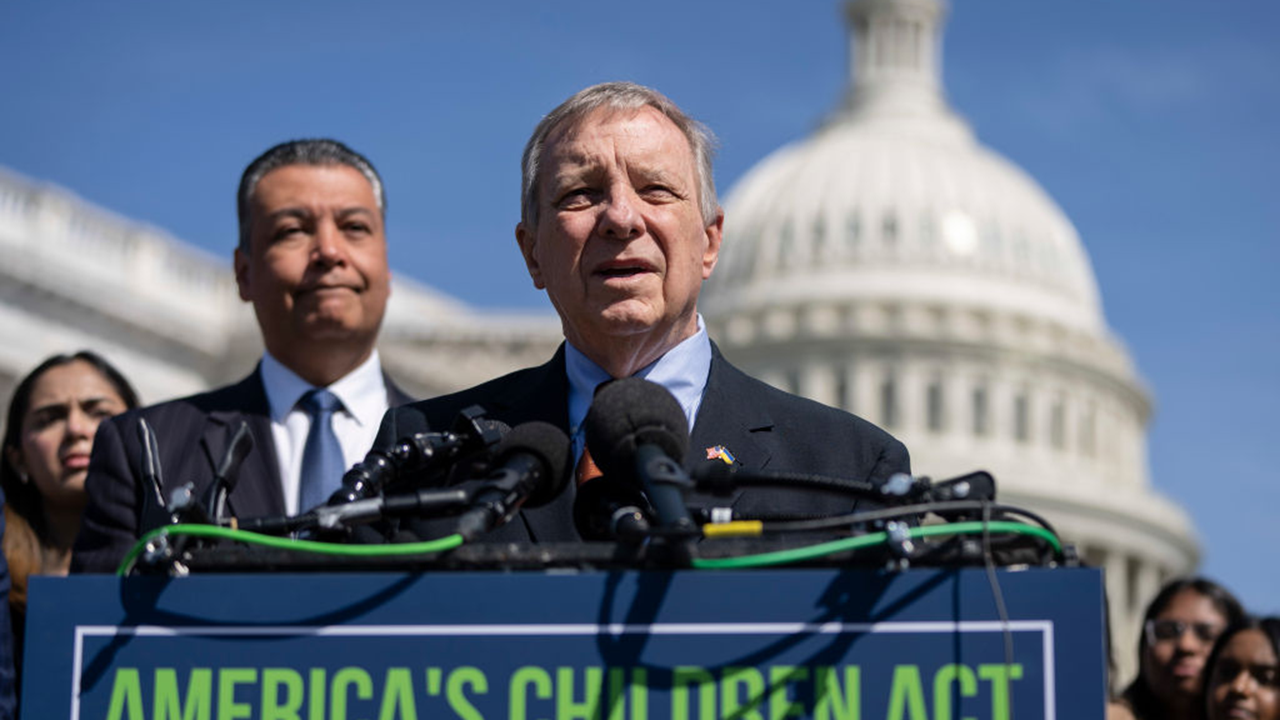 Senate Democrats, Republicans meet American children for dreamers