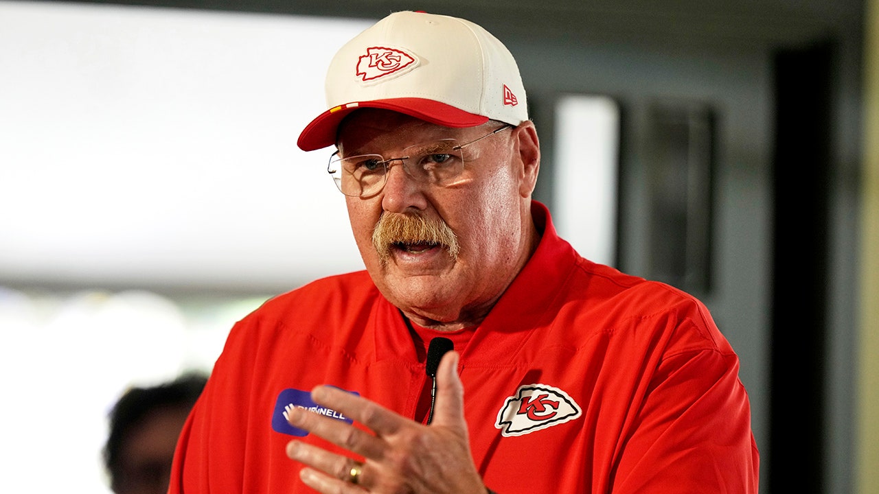 Chiefs’ Andy Reid questions NFL rule after Teair Tart avoids ejection following Travis Kelce strike