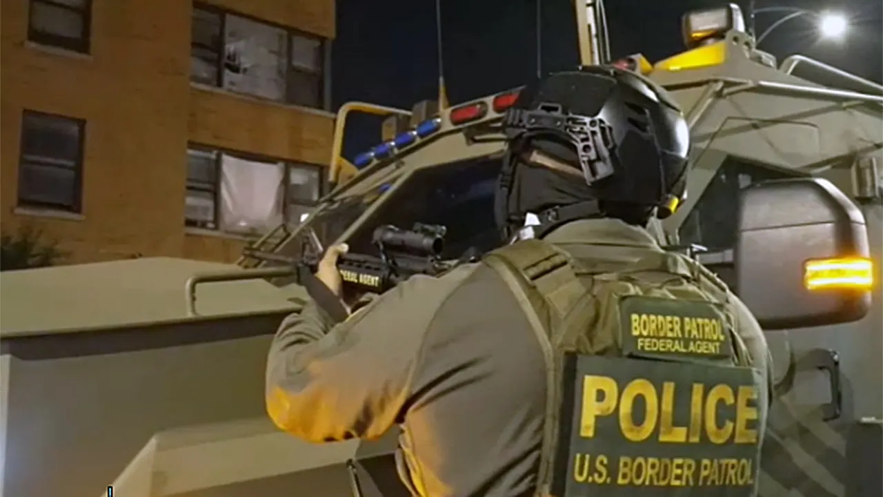 Hundreds of federal agents in Chicago carry out operation targeting suspected Tren de Aragua gang members