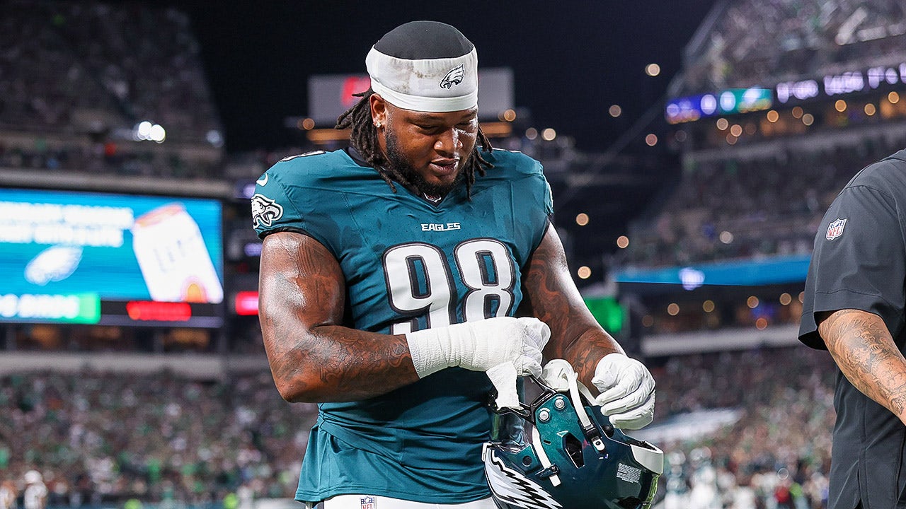 Eagles star Jalen Carter ejected for spitting on Cowboys’ Dak Prescott before first snap of NFL season