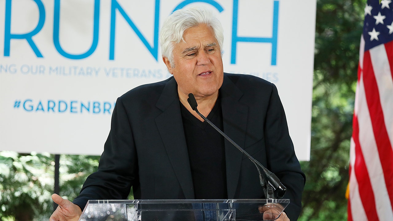 Leno says he gets ‘beat up’ rhetorically for refusing to go political, but refuses to alienate Trump audiences Leno says he gets ‘beat up’ rhetorically for refusing to go political, but refuses to alienate Trump audiences