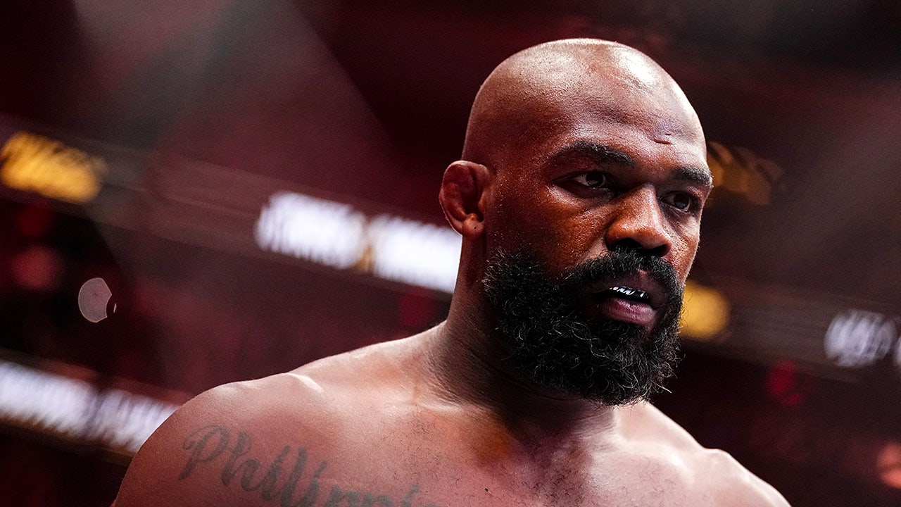 Jon Jones founded as persecution expelled new expenses of Mexico risk