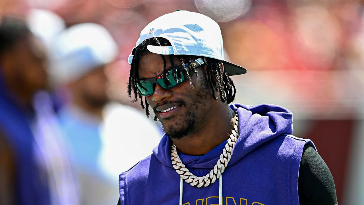 Lamar Jackson apologizes for pushing fan who hit his helmet during Ravens loss: ‘Just chill next time’