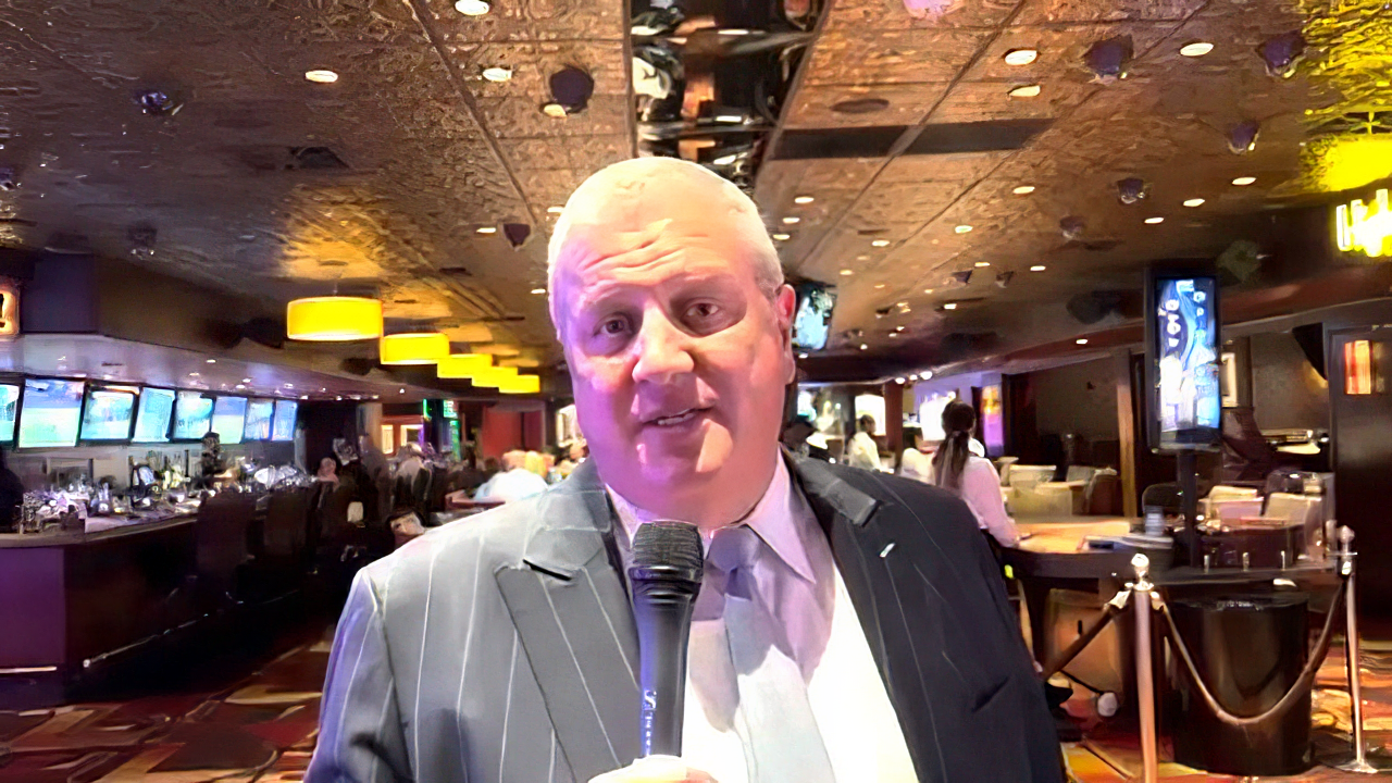 Las Vegas casinos ditch live dealers for electronic games amid ongoing tourism decline