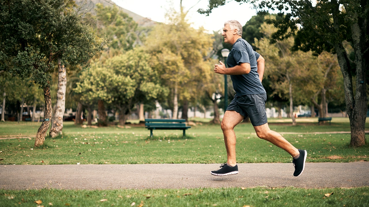 Long-distance running tied to higher risk of colon cancer, early study suggests