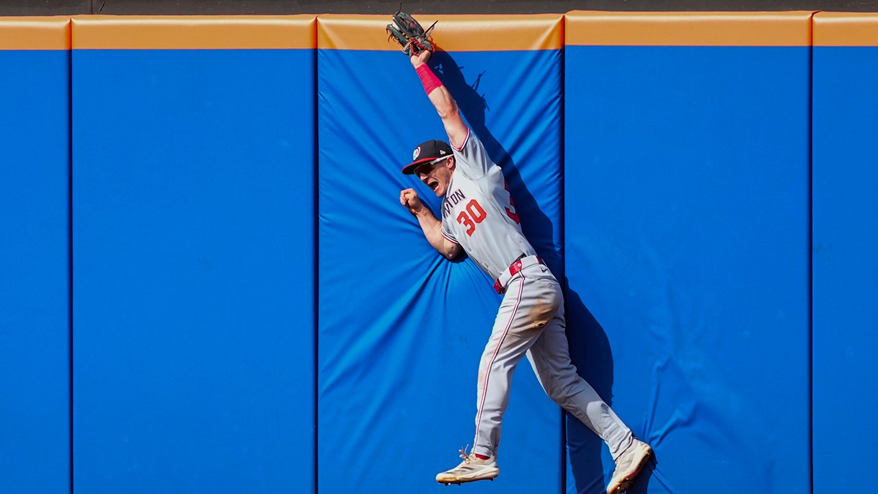 Nationals’ Jacob Young shows off incredible concentration to make unbelievable catch vs Mets