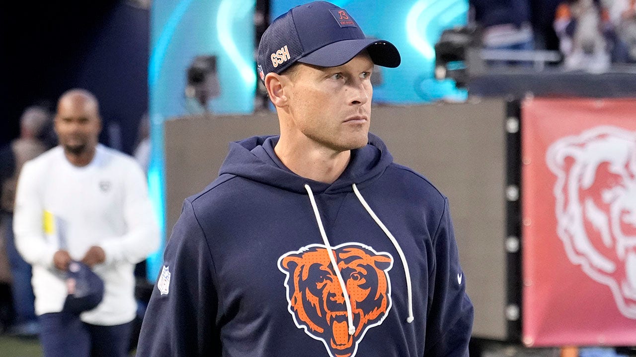 Bears’ coaching tactics come under fire during loss to Vikings