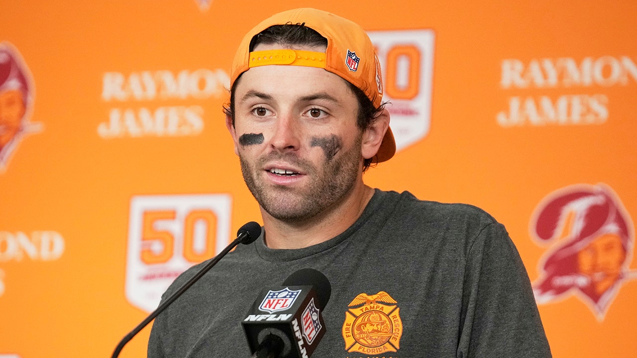 Baker Mayfield loses bet to coach Todd Bowles, has ‘rough couple of days’ including at press conference Baker Mayfield loses bet to coach Todd Bowles, has ‘rough couple of days’ including at press conference