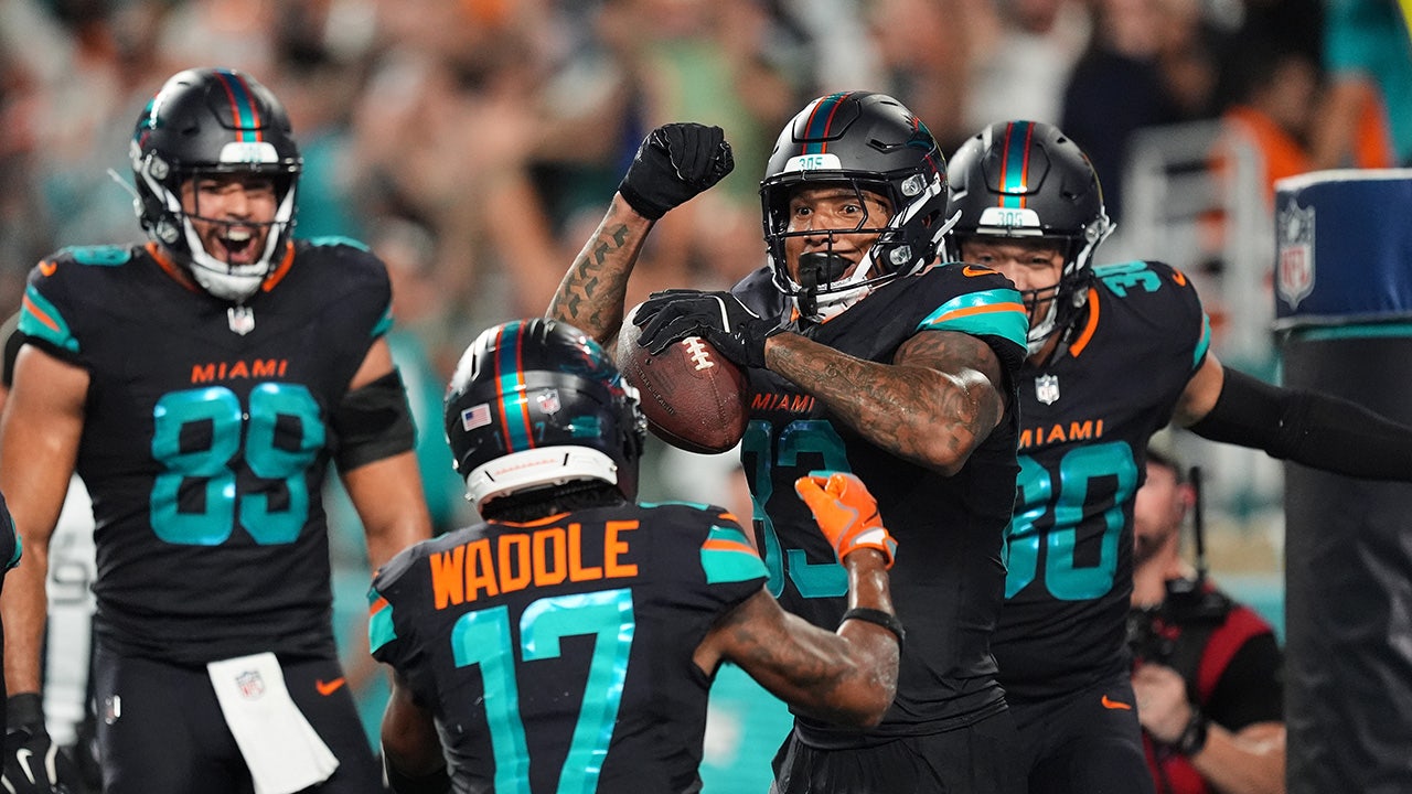 NFL news: Dolphins’ Darren Waller scores 2 touchdowns in win