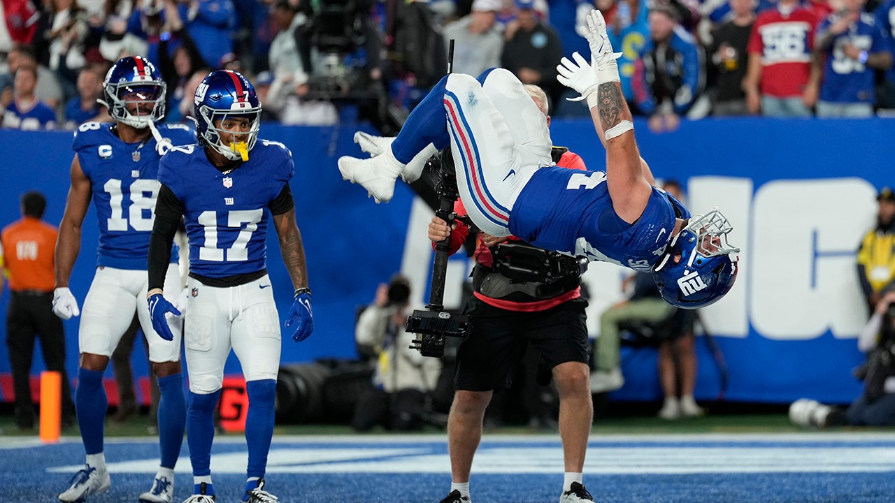 Giants’ Cam Skattebo delights fans with backflip after touchdown vs Chiefs