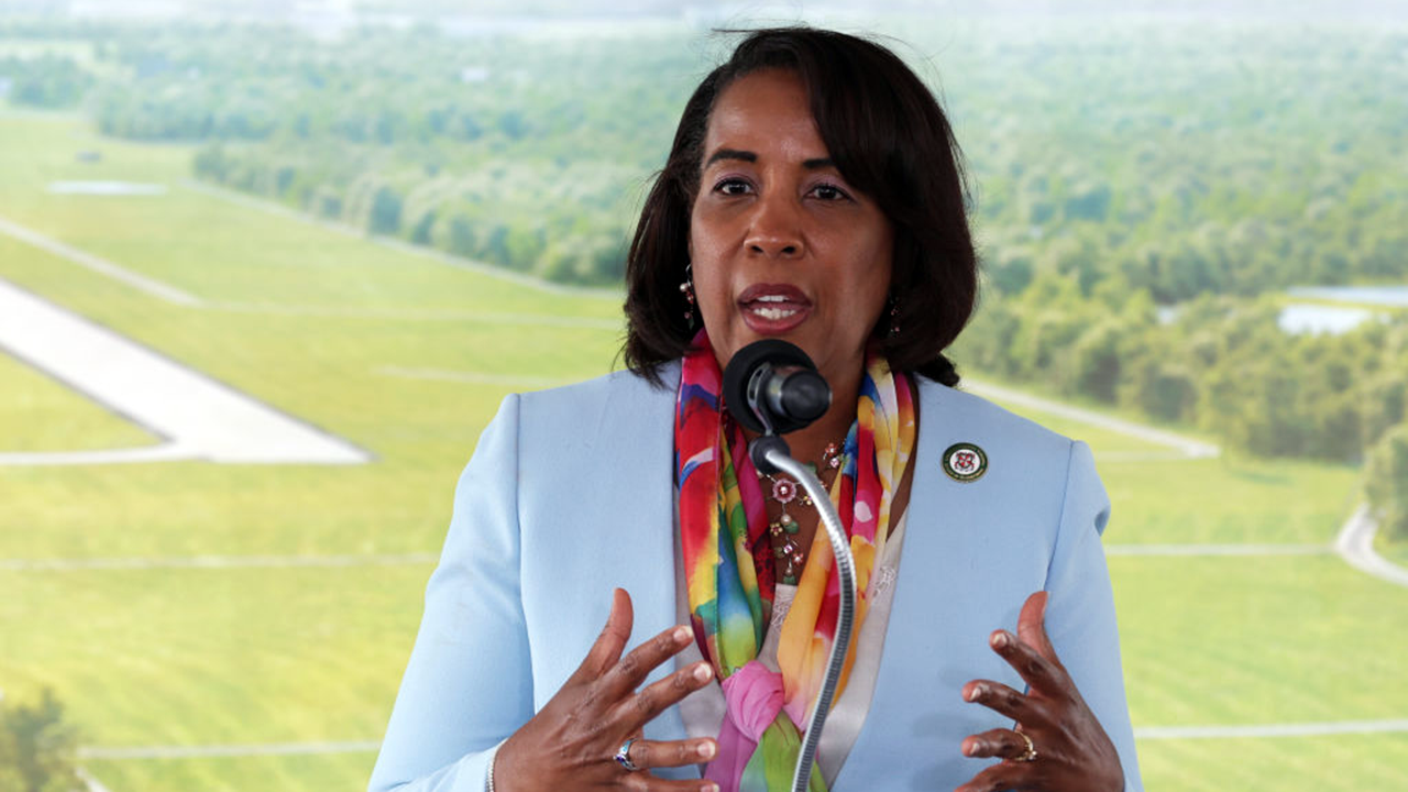Loudoun County Board of Supervisors Chairwoman Phyllis Randall speaks at IAD in 2023. (Alex Wong/Getty Images)