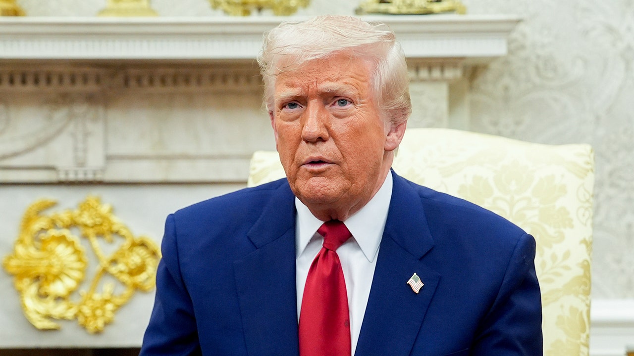 Politico reporter faces criticism over resurfaced anti-Trump posts
