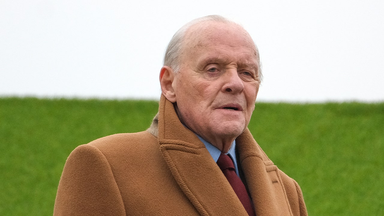 Anthony Hopkins refuses to live with resentment over relationship with estranged daughter: ‘Life is painful’ Anthony Hopkins refuses to live with resentment over relationship with estranged daughter: ‘Life is painful’