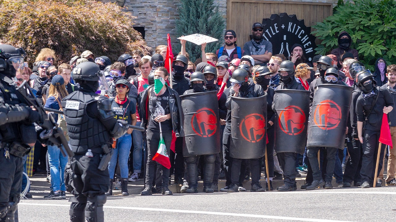 Behind the scenes of Trump’s anticipated Antifa roundtable with Cabinet members