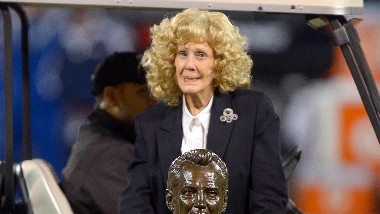 Carol Davis, Raiders owner Al Davis’s widow, dies at 93 years old