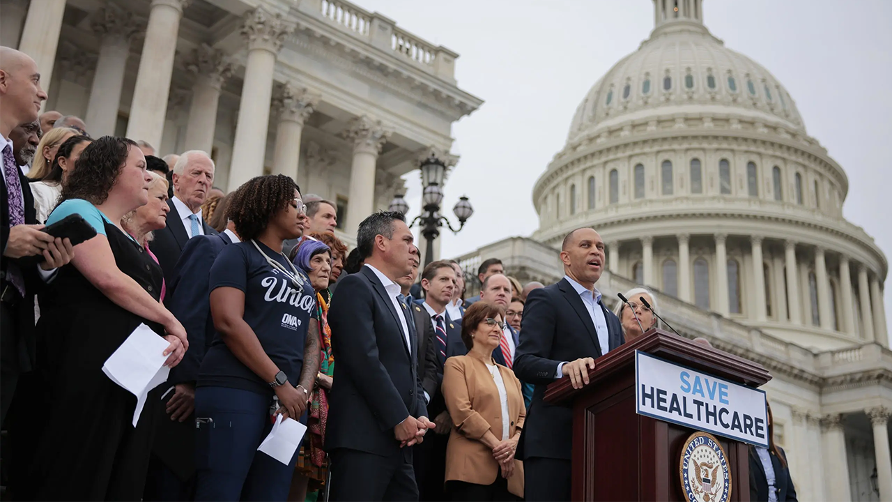 Dems fundraise off government shutdown as Hakeem Jeffries urges supporters to ‘keep the faith’