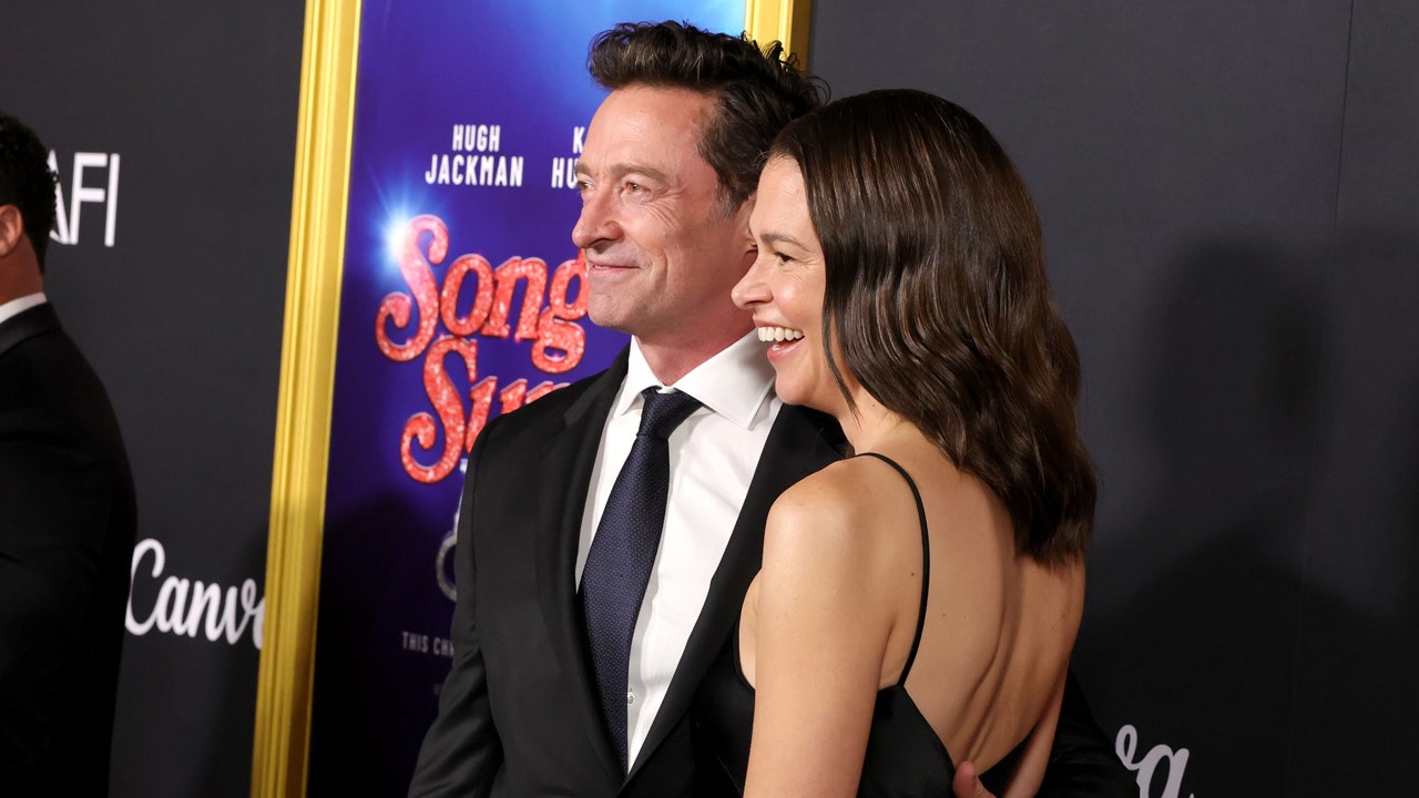 Hugh Jackman and Sutton Foster make their red carpet debut as couple Hugh Jackman and Sutton Foster make their red carpet debut as couple