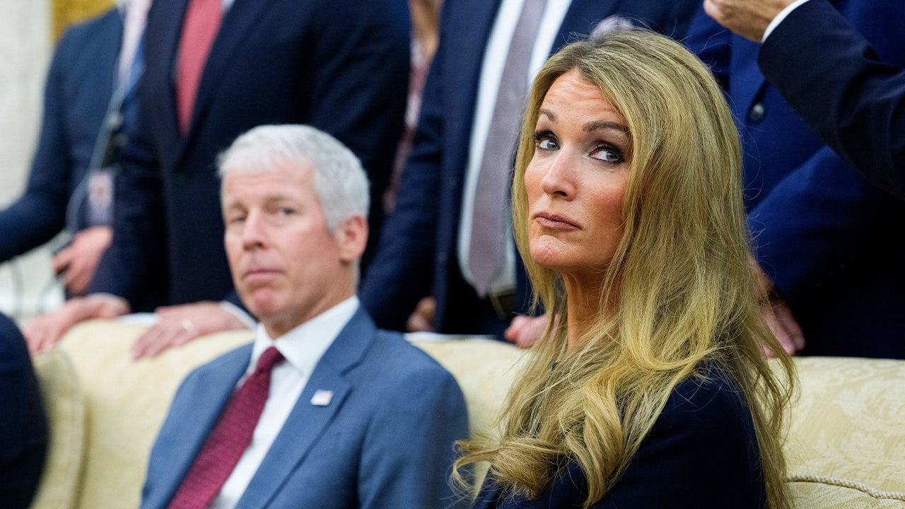 Furloughed SBA staffers unleash on Democrats for shutdown in searing auto-replies