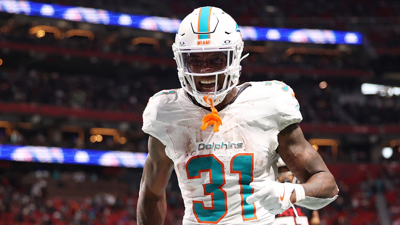 Dolphins rookie furious after being called for questionable penalty vs Ravens Dolphins rookie furious after being called for questionable penalty vs Ravens