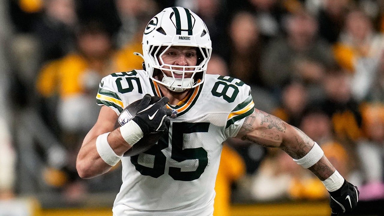 Jordan Love, Tucker Kraft propel Packers to win over Steelers
