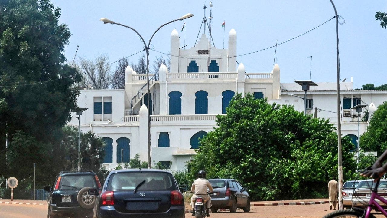 American missionary kidnapped in Niger by suspect Islamist militants, sources say