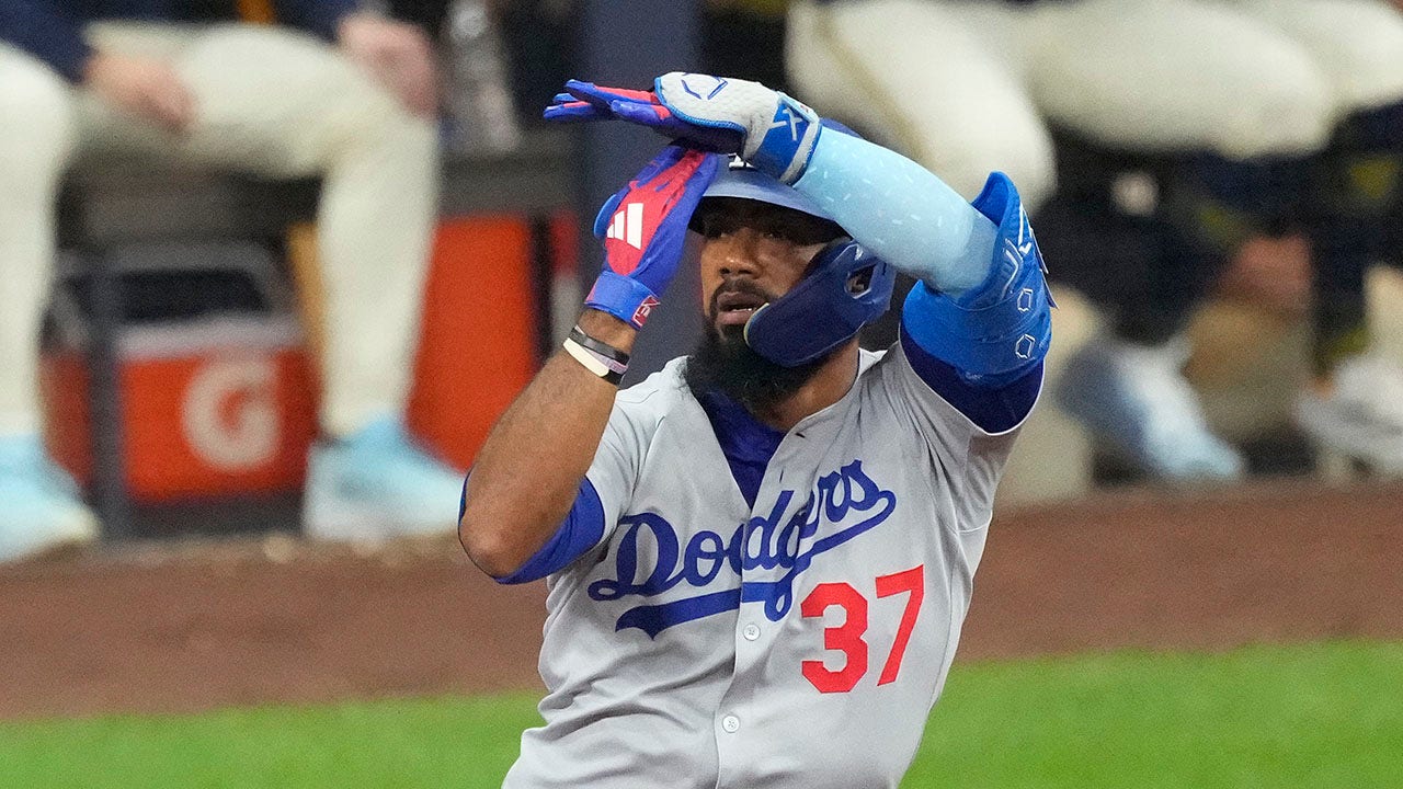 Dodgers’ Teoscar Hernandez switches hotels due to haunting rumors