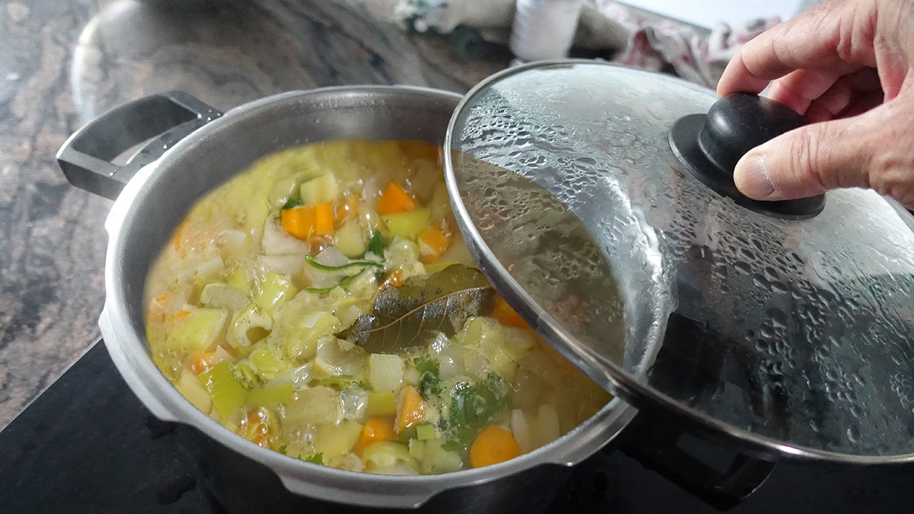 Woman’s bad review backfires after restaurant’s hilarious ‘leaf’ lesson stuns internet