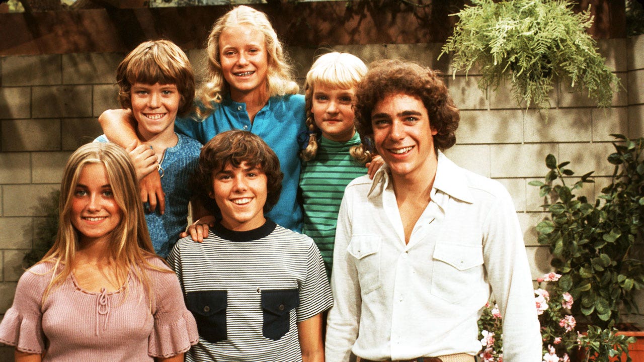 ‘Brady Bunch’ star Barry Williams admits he couldn’t hide attraction to TV sister Maureen McCormick ‘Brady Bunch’ star Barry Williams admits he couldn’t hide attraction to TV sister Maureen McCormick