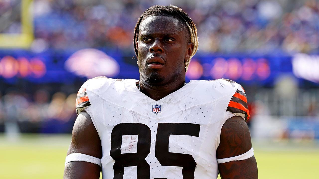 David Njoku dari Browns ‘sangat senang’ dia tidak diperdagangkan pada tenggat waktu NFL