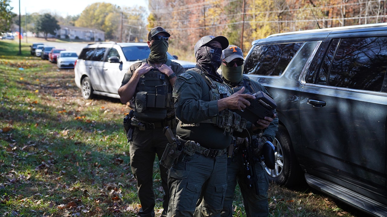 Officer injured after suspect rams law enforcement vehicles during Charlotte immigration raids Officer injured after suspect rams law enforcement vehicles during Charlotte immigration raids