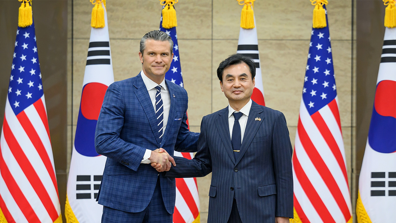 Hegseth applauds South Korea’s plan to take larger role in defense against North Korean aggression Hegseth applauds South Korea’s plan to take larger role in defense against North Korean aggression