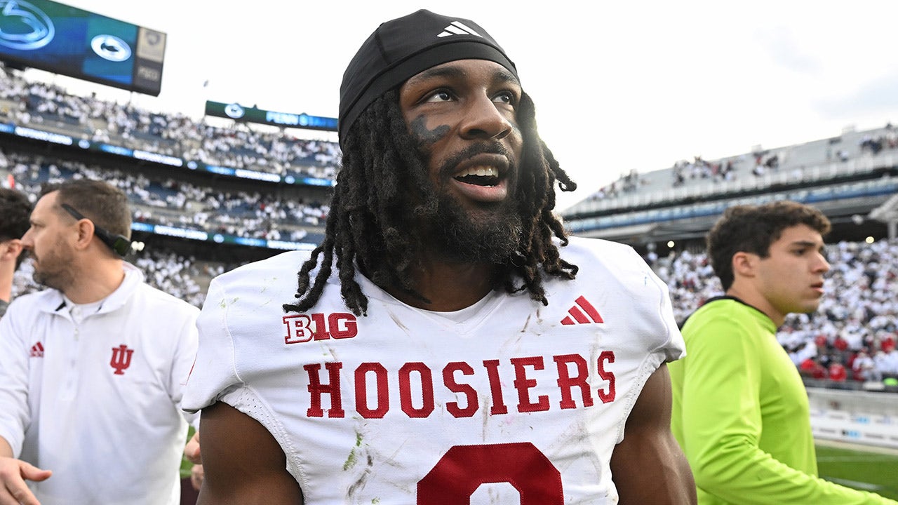 Indiana’s Omar Cooper Jr sends college football fans into frenzy with incredible TD catch vs Penn State Indiana’s Omar Cooper Jr sends college football fans into frenzy with incredible TD catch vs Penn State