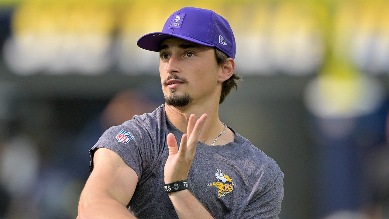 Berita NFL: Max Brosmer dari Viking menjadi QB cadangan ke-19 yang memulai musim ini
