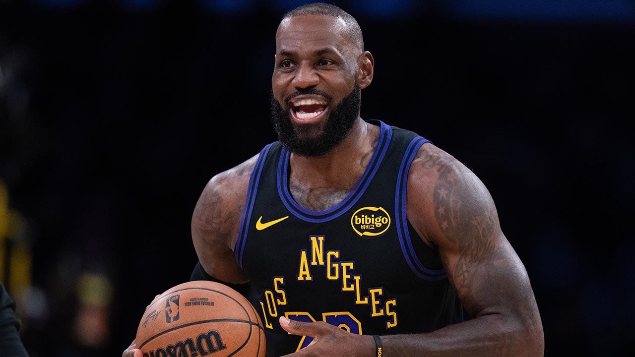 NBA-scores: LeBron James scoort 11 punten in seizoensdebuut