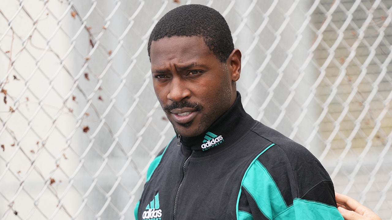 لماذا يواجه أنطونيو براون ما يصل إلى 30 عامًا في السجن؟