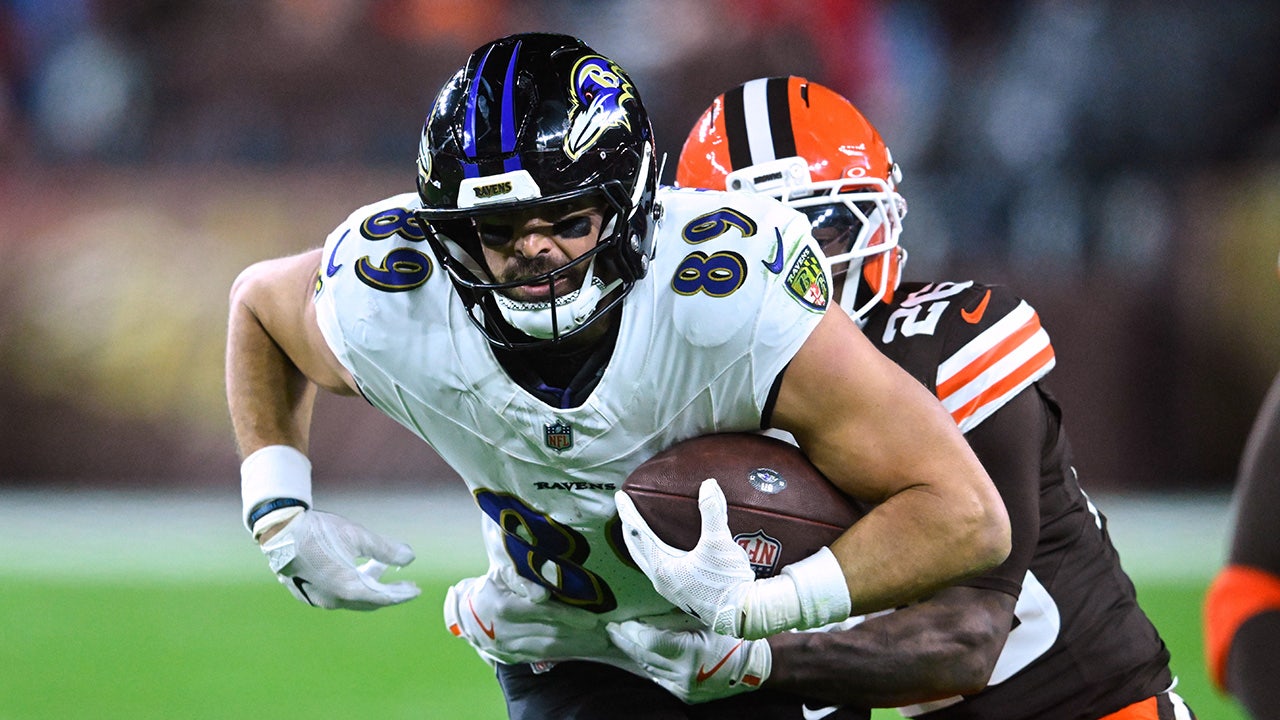Ravens star fools Browns’ defense with fake tush push, go-ahead TD run Ravens star fools Browns’ defense with fake tush push, go-ahead TD run