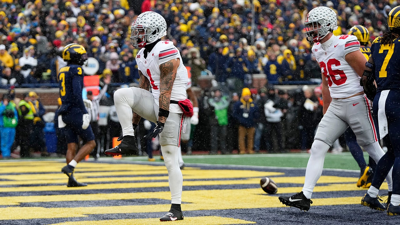 Ohio State breekt vier wedstrijden verliezende stroom naar Michigan in dominante overwinning in Ann Arbor