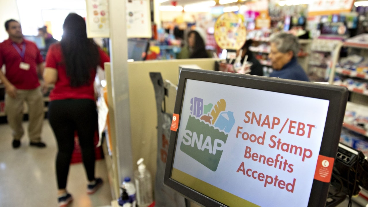 Charts: Government shutdown threatens SNAP benefits for 42M Americans Charts: Government shutdown threatens SNAP benefits for 42M Americans